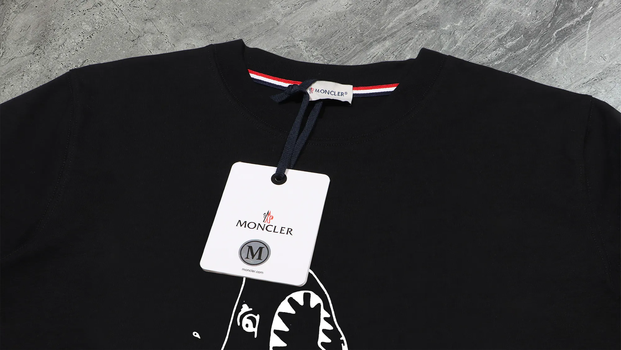 〖 𝐌𝐎𝐍𝐂𝐋𝐄𝐑~ 〗 440g ， 😎 ， ， Factory 2026 T ， ， Premium LOGO， Same Style ：Black White Size：S M L XL 2XL